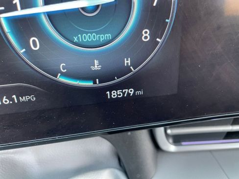 Used 2025 Hyundai Elantra SEL image 39