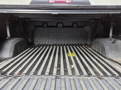 Used 2022 GMC Sierra 1500 AT4 w/ AT4 Carbonpro Edition AWD/4WD image 10
