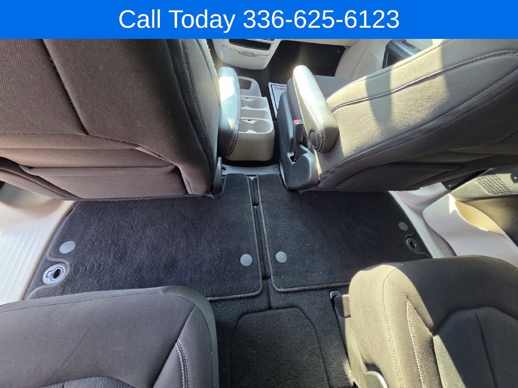 Used 2023 Chrysler Voyager LX FWD image 29