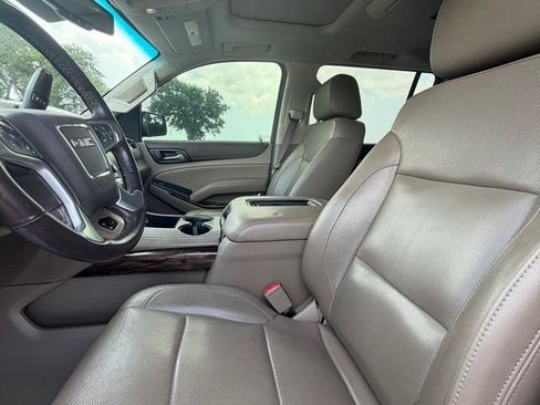 Used 2019 GMC Yukon XL SLT w/ Open Road Package RWD image 10