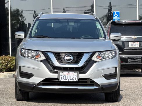 Used 2017 Nissan Rogue SV FWD image 9