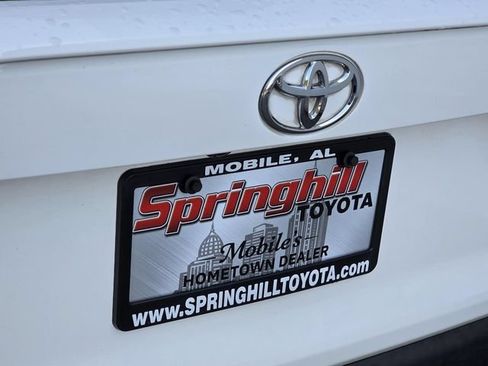Used 2021 Toyota RAV4 LE AWD/4WD image 24
