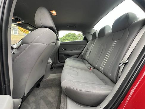 Used 2023 Hyundai Elantra SEL FWD image 36