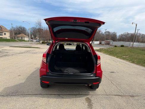 Used 2018 Honda HR-V LX image 8
