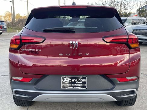 Used 2024 Buick Encore GX Preferred w/ Comfort Package image 3