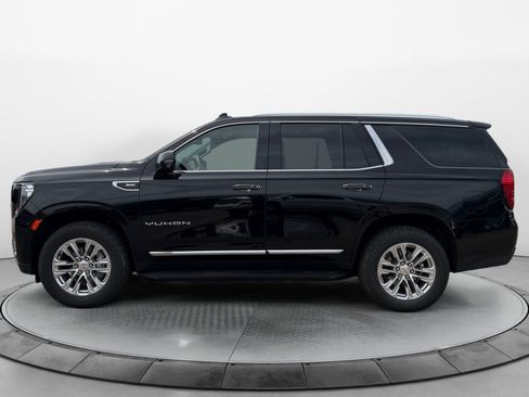 Used 2023 GMC Yukon SLT w/ SLT Premium Package AWD/4WD image 3