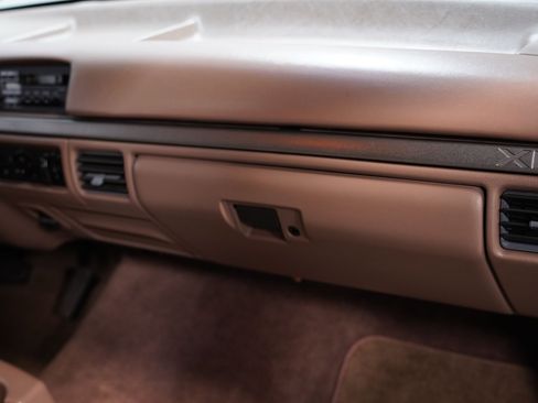 Used 1993 Ford F150 XLT image 37