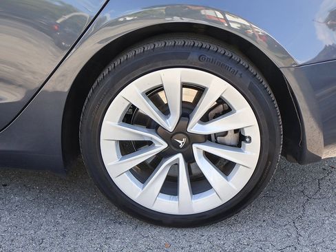 Used 2023 Tesla Model 3 Standard Range image 23