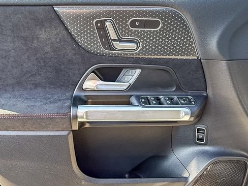 Used 2024 Mercedes-Benz EQB 350 4MATIC SUV image 23