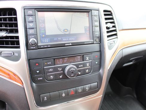 Used 2012 Jeep Grand Cherokee Overland AWD/4WD image 15
