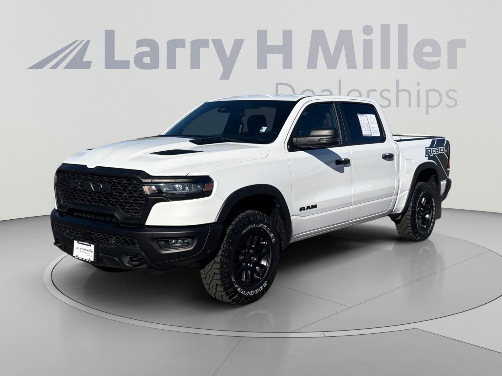 Used 2025 RAM 1500 Rebel w/ Rebel Level 1 Equipment Group AWD/4WD image 1
