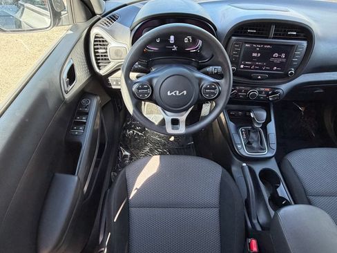 Used 2024 Kia Soul LX w/ Option Group 015 FWD image 15