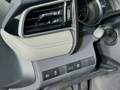 Used 2018 Toyota Camry LE image 16