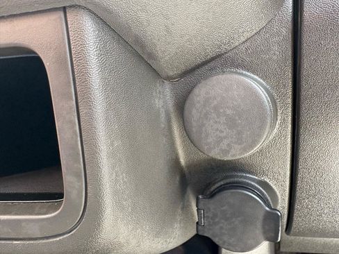 Used 2014 Nissan Frontier S RWD image 46
