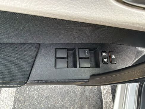 Used 2016 Toyota Corolla LE image 19