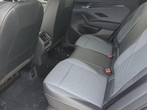 New 2026 Volkswagen Tiguan SE R-Line image 17