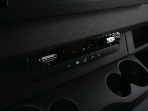 Used 2025 Mercedes-Benz Sprinter 2500 image 14