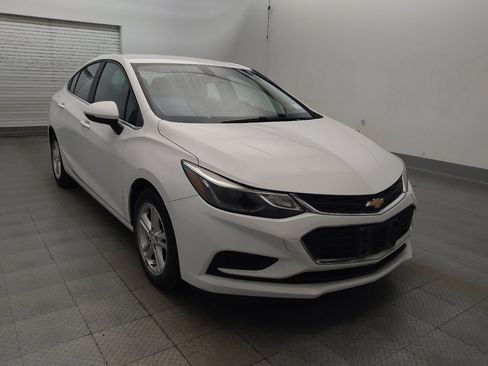 Used 2017 Chevrolet Cruze LT FWD image 13
