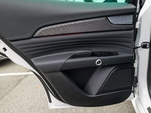 New 2025 Maserati Grecale GT image 24