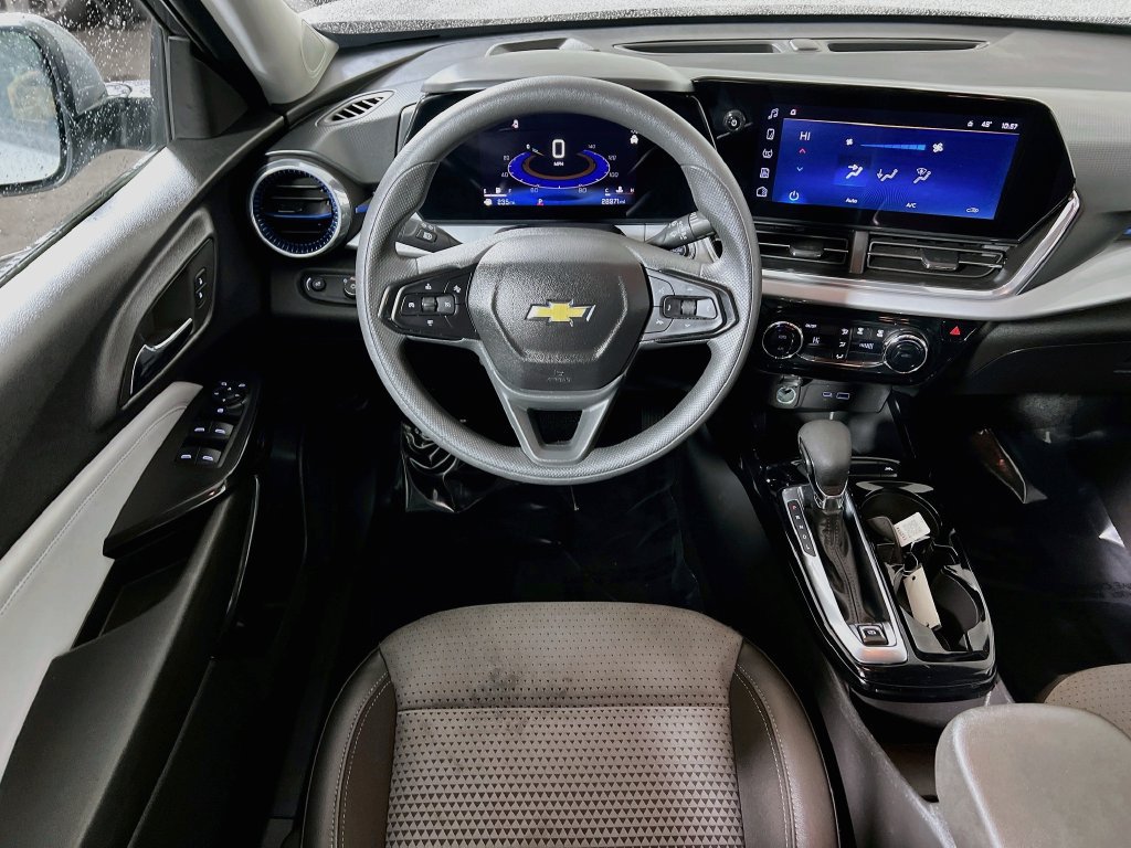Used 2024 Chevrolet Trax LT FWD image 19