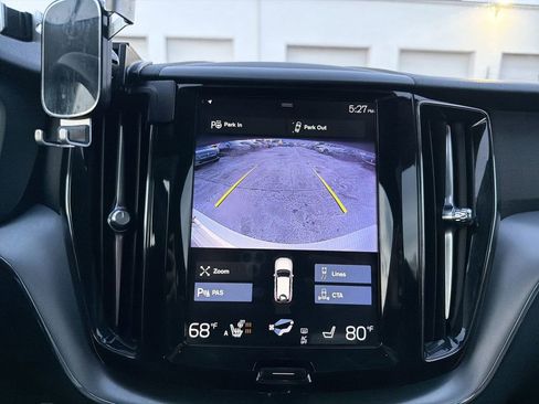 Used 2018 Volvo XC60 T5 Momentum w/ Convenience Package image 25