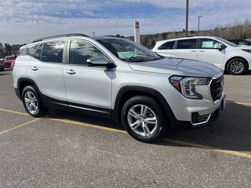 Used 2022 GMC Terrain SLE w/ Driver Convenience Package image 5