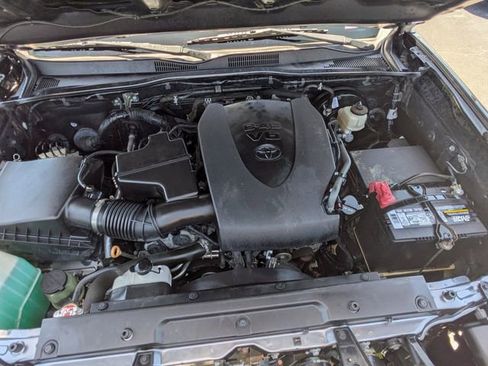Used 2021 Toyota Tacoma TRD Sport RWD image 31