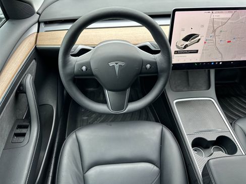 Used 2021 Tesla Model 3 Standard Range Plus image 14