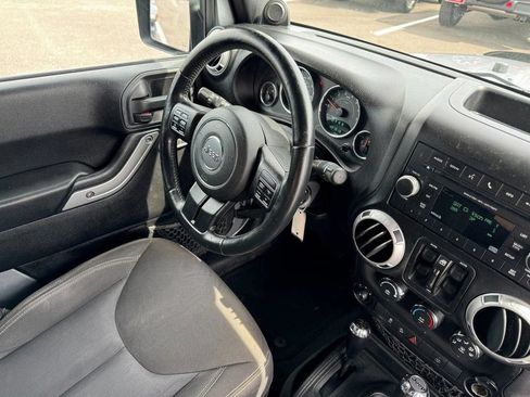Used 2013 Jeep Wrangler Unlimited Sahara w/ Connectivity Group AWD/4WD image 26