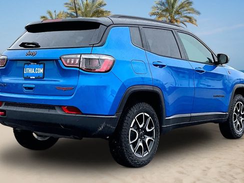 Used 2025 Jeep Compass Trailhawk AWD/4WD image 20