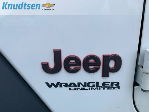 Used 2018 Jeep Wrangler Unlimited Rubicon AWD/4WD image 10