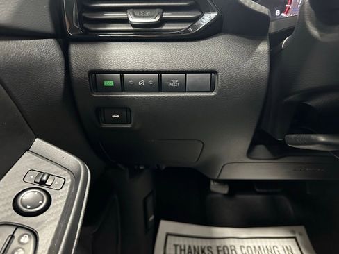 Used 2025 Nissan Sentra SV image 17