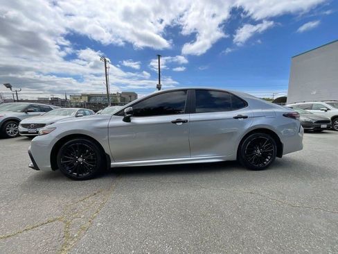 Used 2022 Toyota Camry SE w/ Carpet Mat Package (TMS) FWD image 5