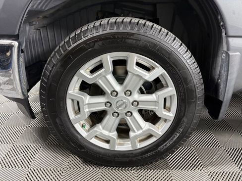 Used 2017 Nissan Titan SV image 12