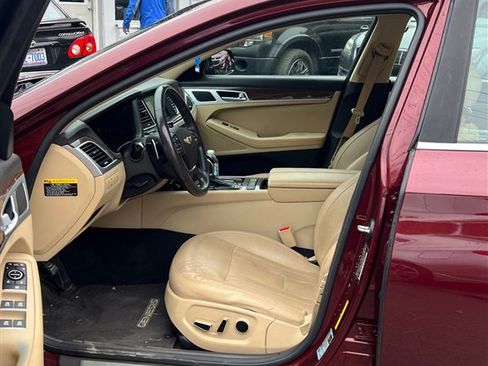 Used 2015 Hyundai Genesis 3.8 image 8