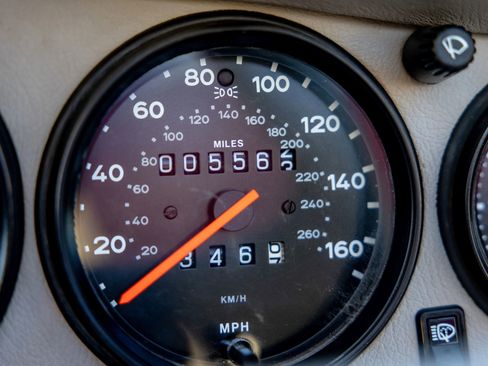 Used 1989 Porsche 911 Carrera RWD image 40
