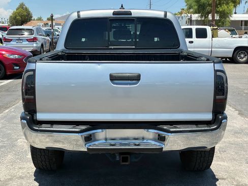 Used 2014 Toyota Tacoma 4x4 Double Cab w/ TRD Sport Package image 7
