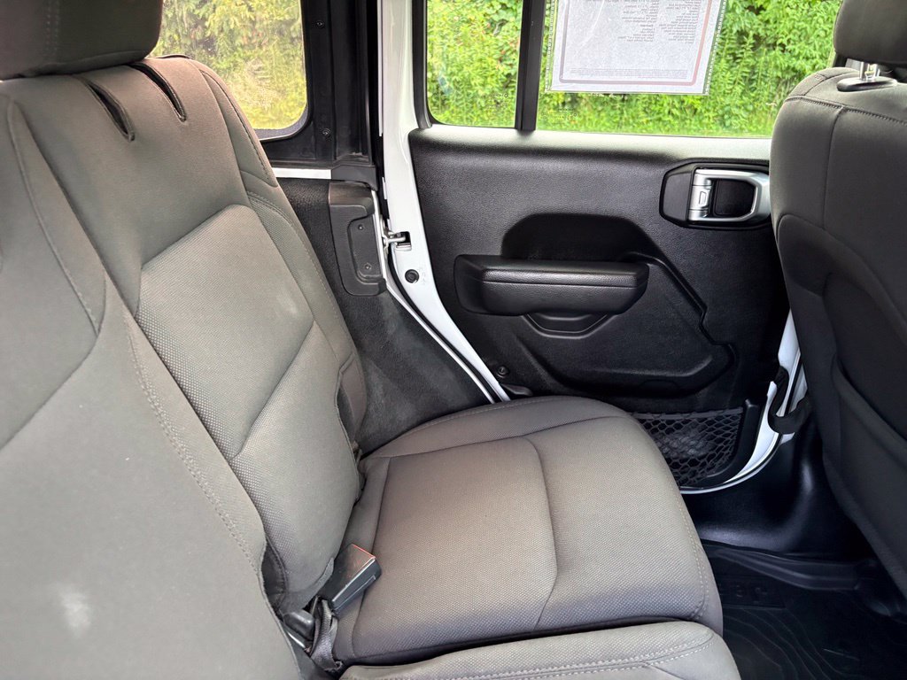 Used 2022 Jeep Wrangler Unlimited Sport AWD/4WD image 34