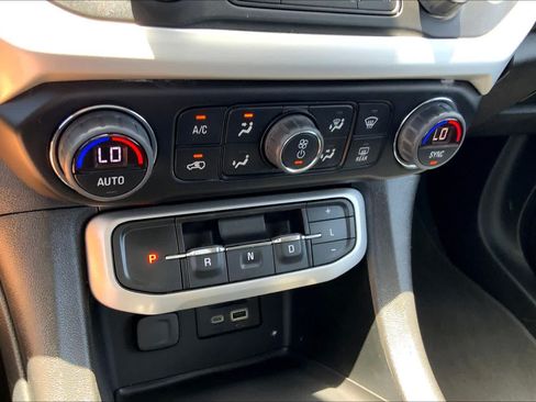 Used 2023 GMC Acadia SLT FWD image 32