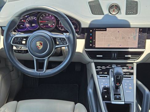 Certified 2023 Porsche Cayenne Platinum Edition AWD/4WD image 27