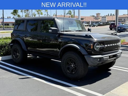 Used 2022 Ford Bronco Wildtrak image 2