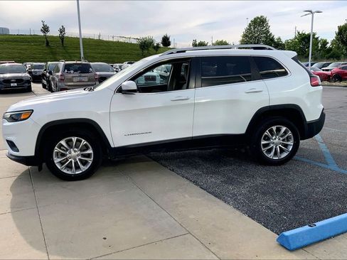 Used 2019 Jeep Cherokee Latitude w/ Popular Appearance Group FWD image 11