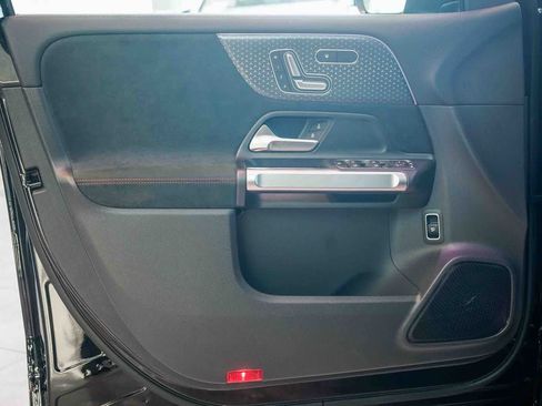 Used 2024 Mercedes-Benz EQB 350 4MATIC SUV image 19