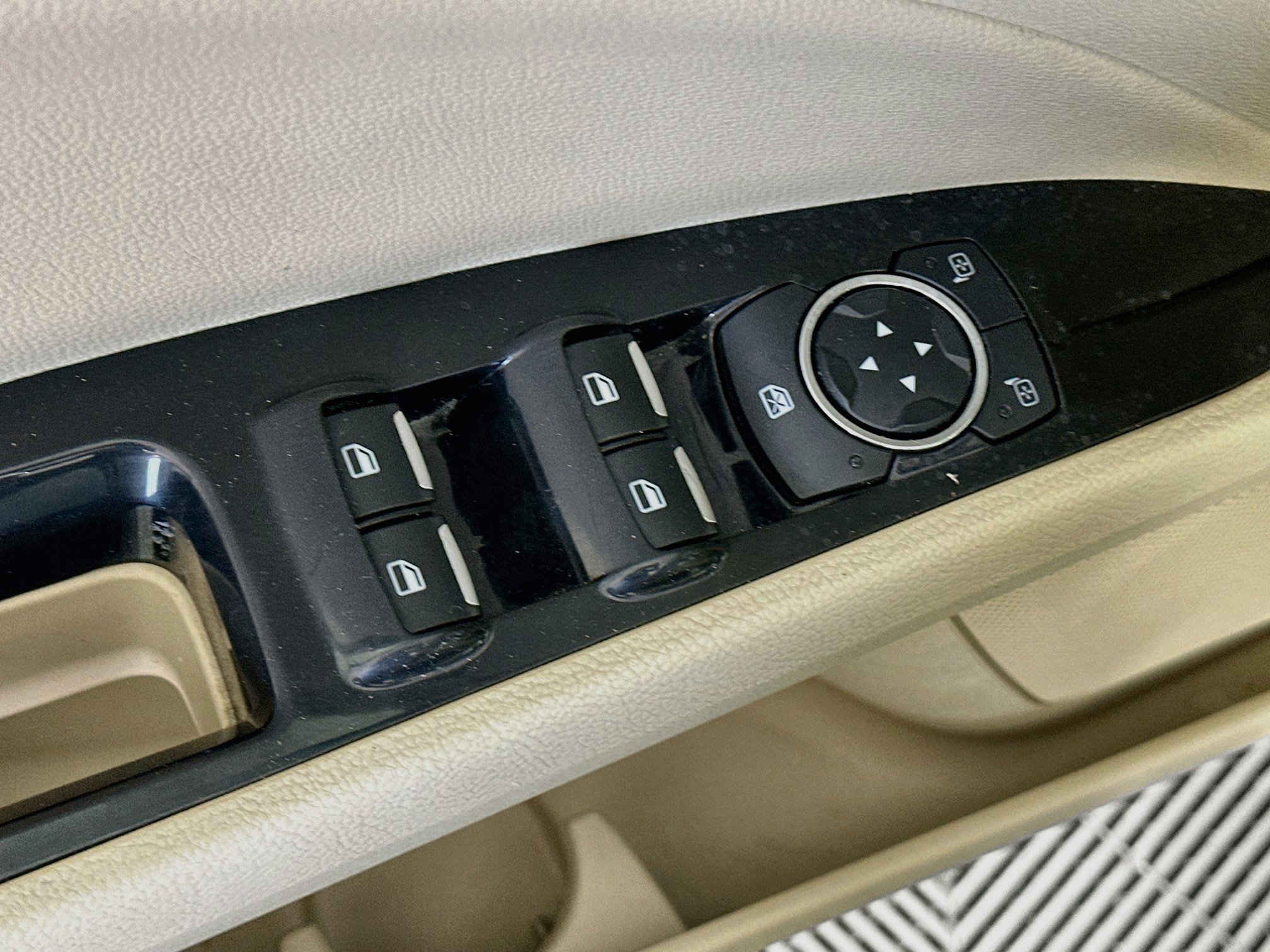 Used 2013 Ford Fusion SE FWD image 15