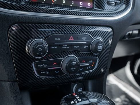 Used 2018 Dodge Charger R/T Scat Pack RWD image 31
