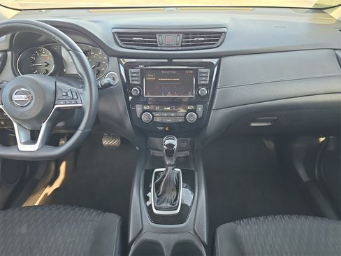 Used 2018 Nissan Rogue SV w/ Premium Package image 11