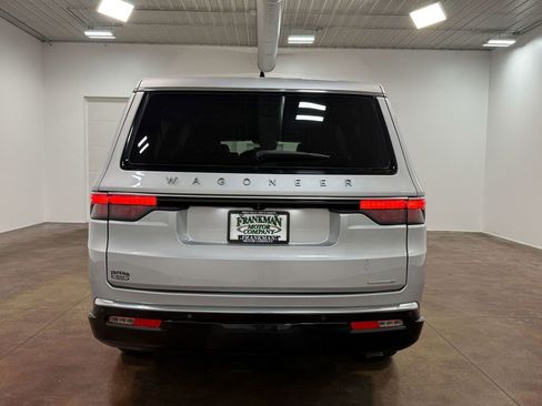 Used 2024 Jeep Wagoneer L Series II w/ Flexible Seating Group AWD/4WD image 25