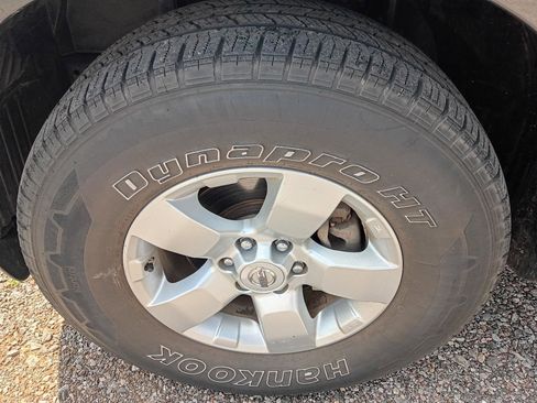 Used 2012 Nissan Frontier SV image 24