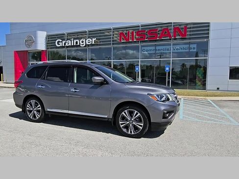 Used 2020 Nissan Pathfinder Platinum image 38