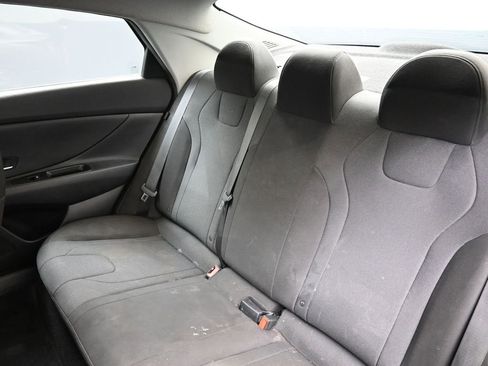 Certified 2025 Hyundai Elantra SE image 20